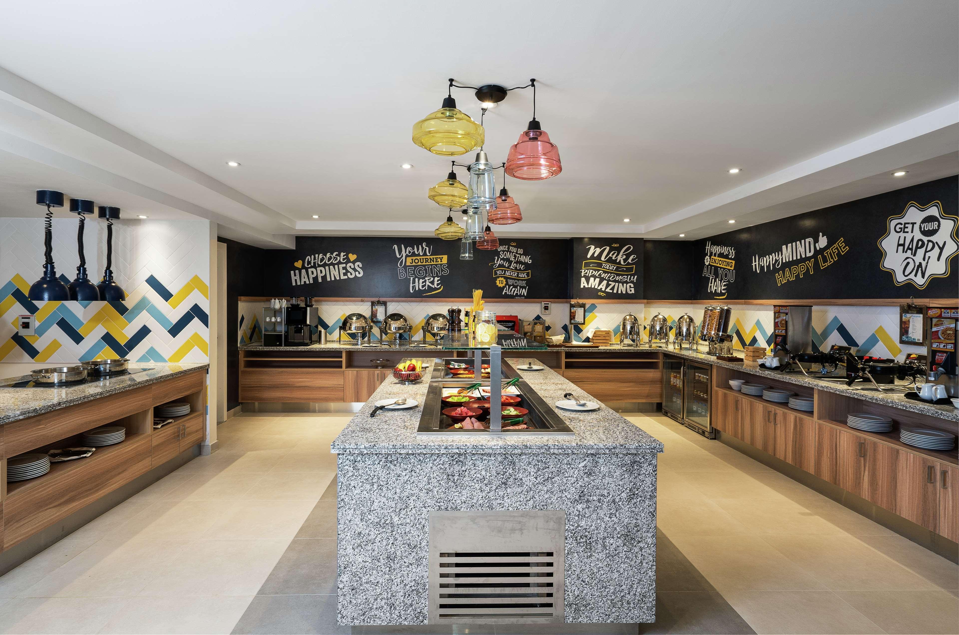 Hotel Hampton By Hilton Dubai Al Barsha Extérieur photo
