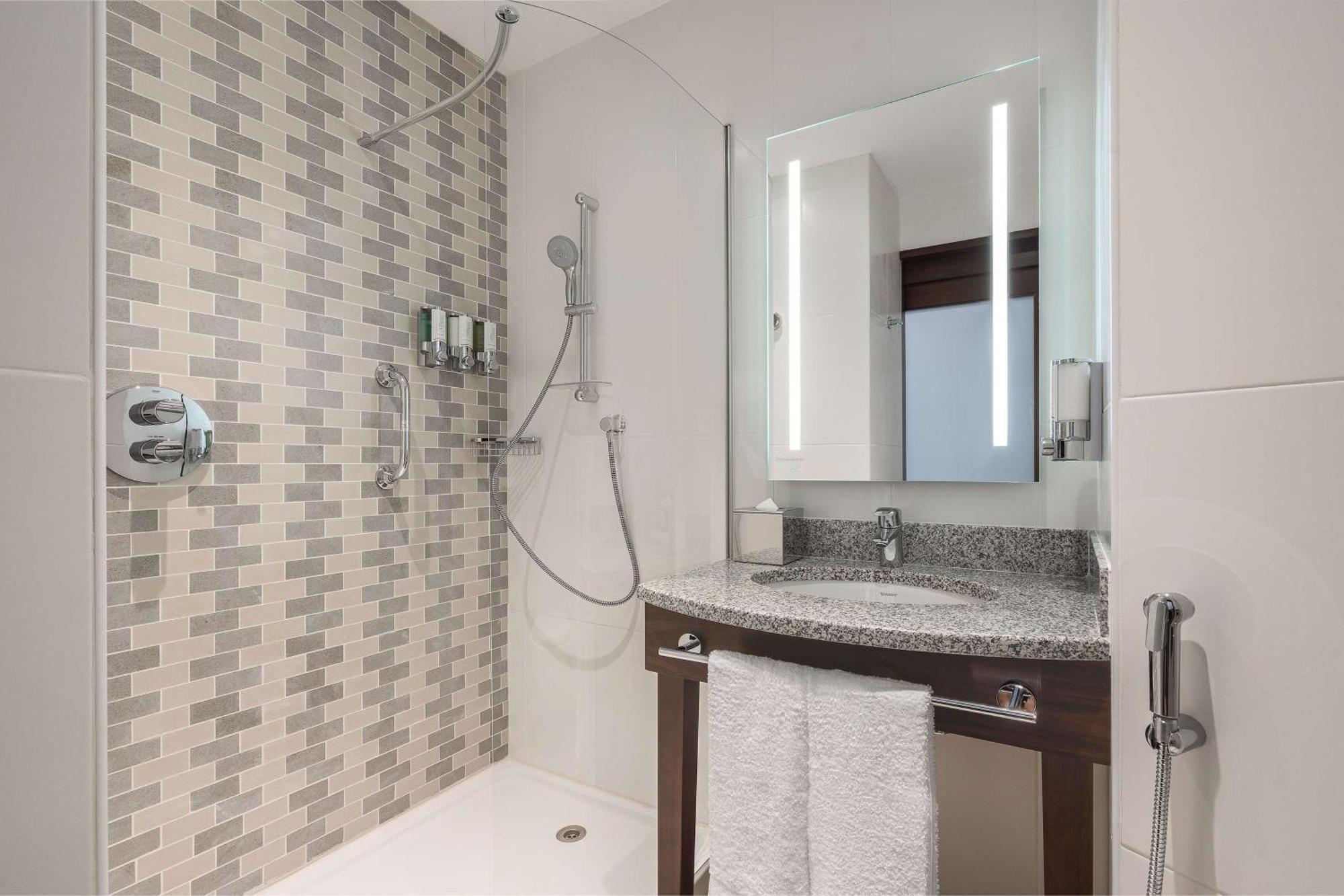 Hotel Hampton By Hilton Dubai Al Barsha Extérieur photo